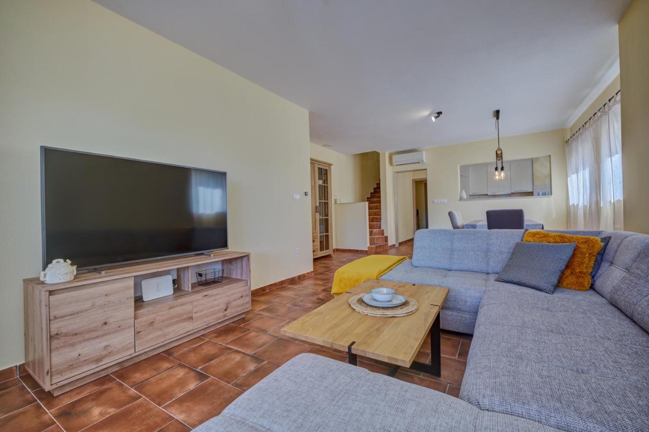 Anovi Holiday Homes By Litto Trogir Buitenkant foto